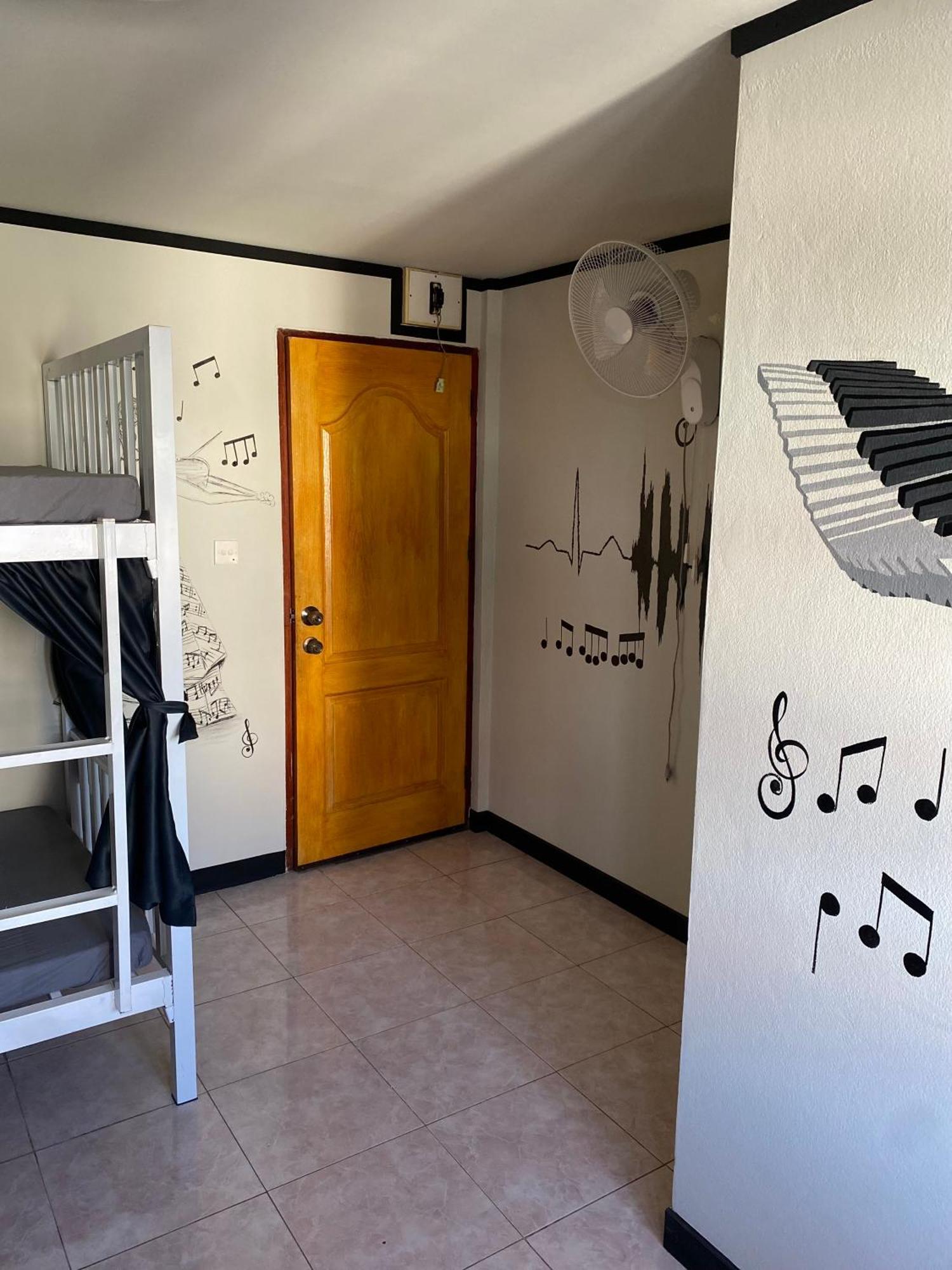 Vibecnx Hostel Chiang Mai